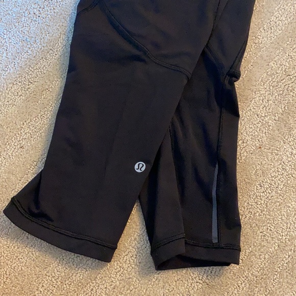 Lululemon Cropped Black Leggings - Picture 5 of 5